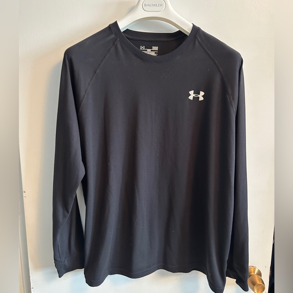 Under Armour Men's Black Long Sleeve Tee